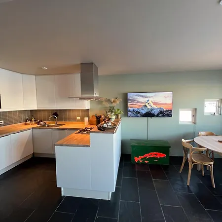 Charming Waterfront In Ballstad, Lofoten *