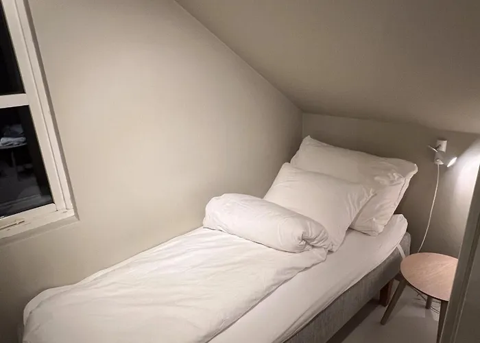 Charming Waterfront In Ballstad, Lofoten