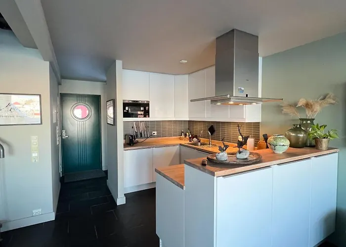 Charming Waterfront In Ballstad, Lofoten Holiday home