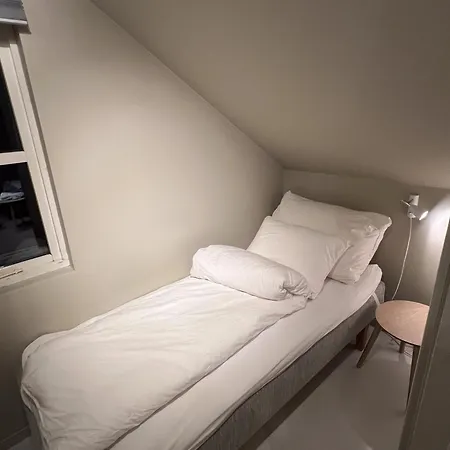 Charming Waterfront In Ballstad, Lofoten